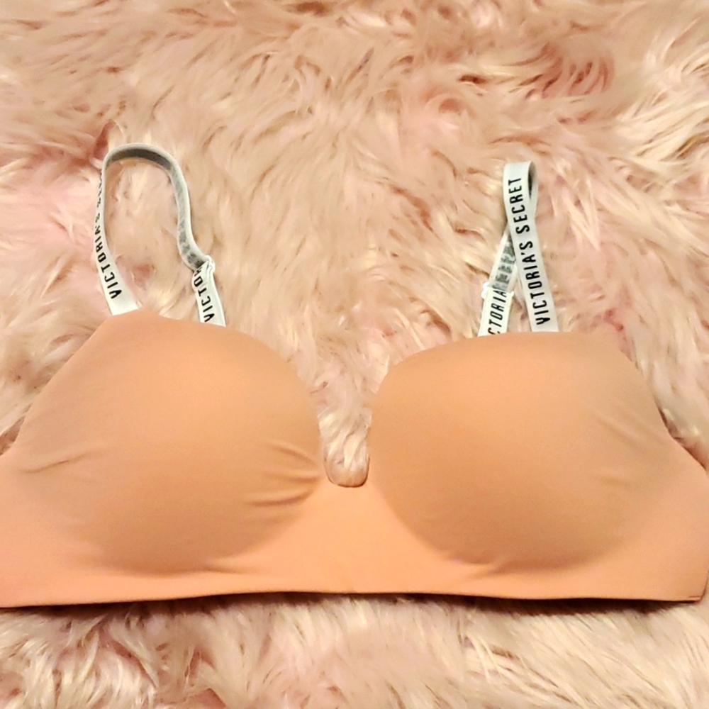 Victoria's Secret Pink Bra 💗 38 C